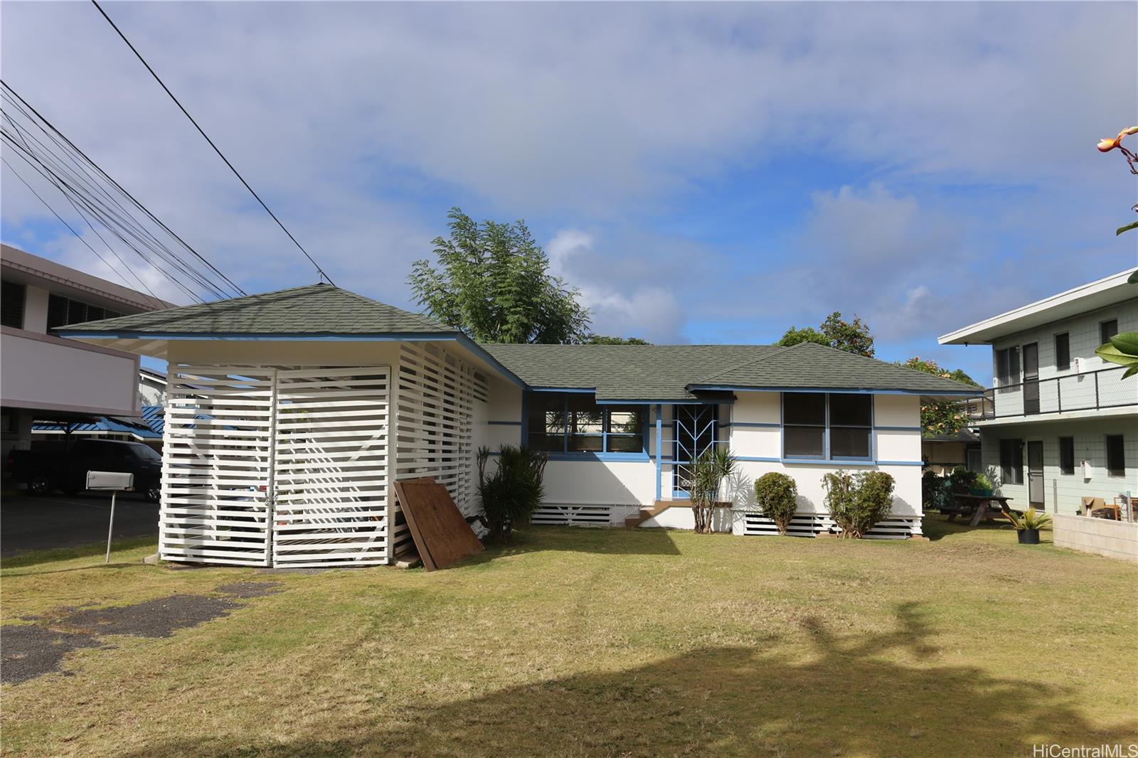 40 Maluniu Avenue 40 Maluniu Avenue