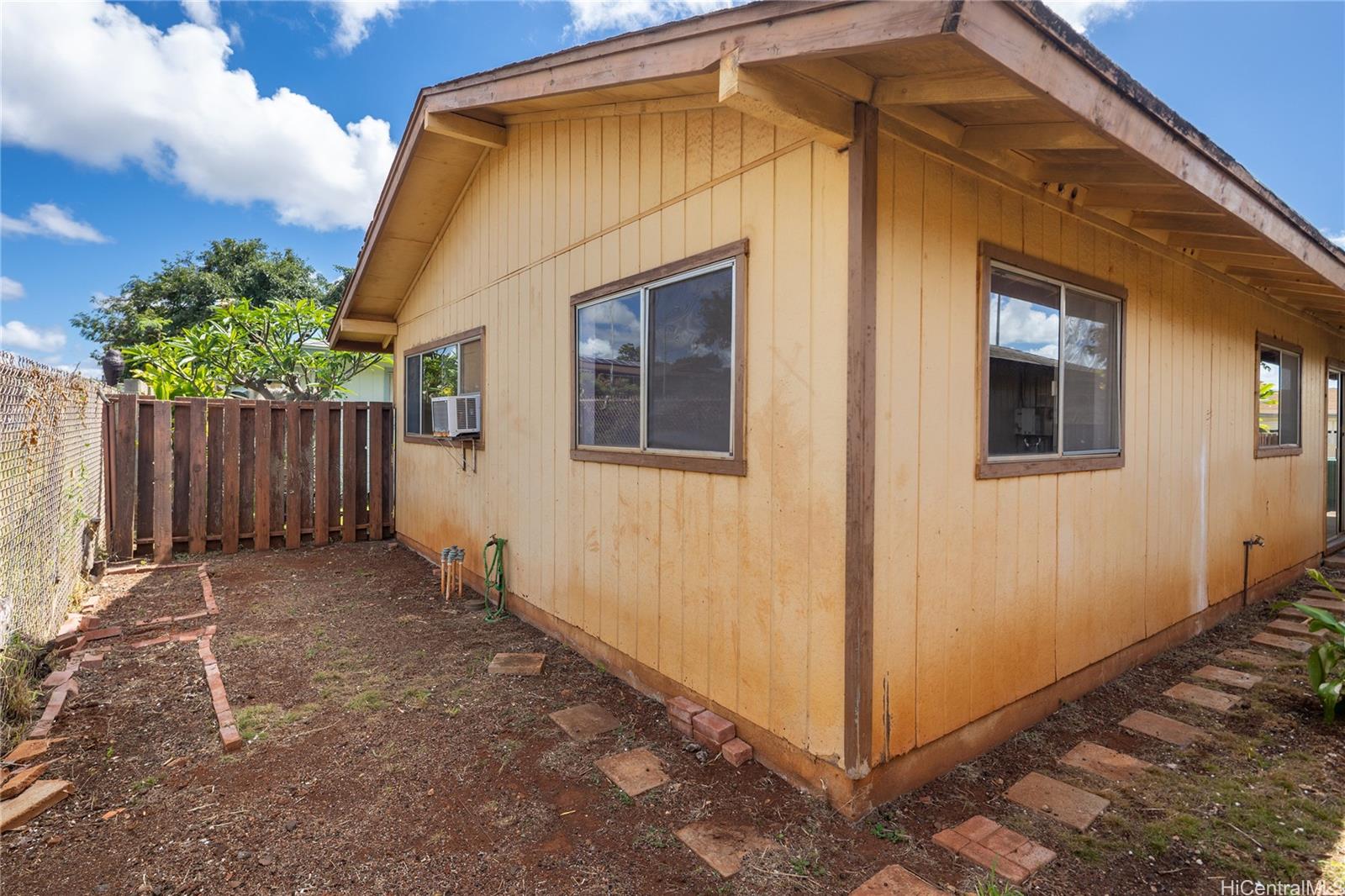 94-645 Maaniani Place 94-645 Maaniani Place