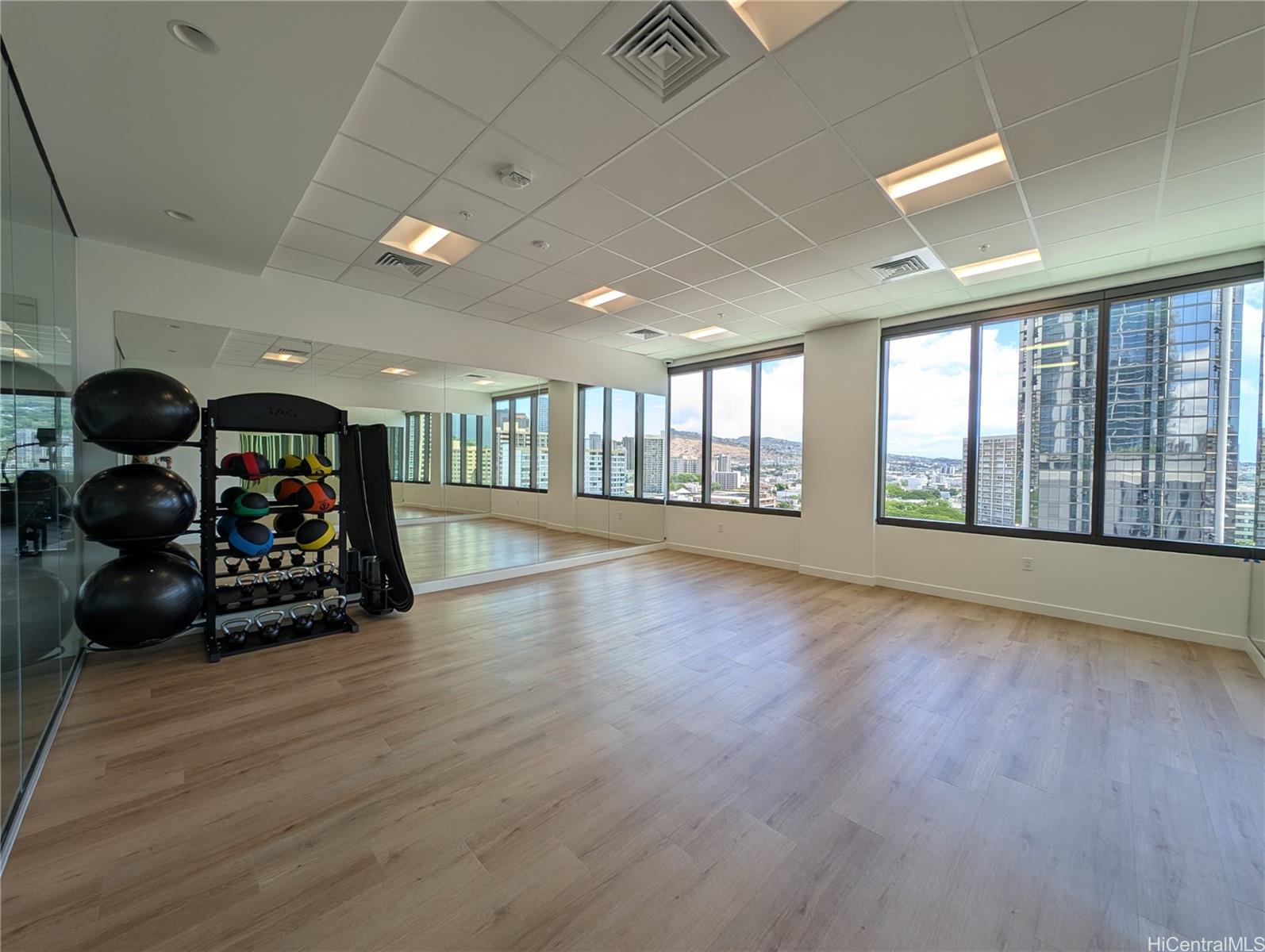 1515 Liona Street Unit 1810 1515 Liona Street Unit 1810