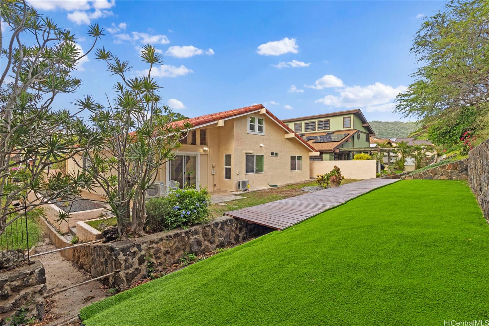 1244 Mokuhano Street 1244 Mokuhano Street